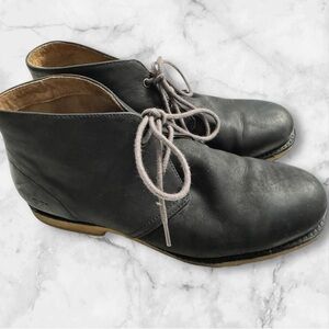 UGG Men's Leighton Chukka Boots 10